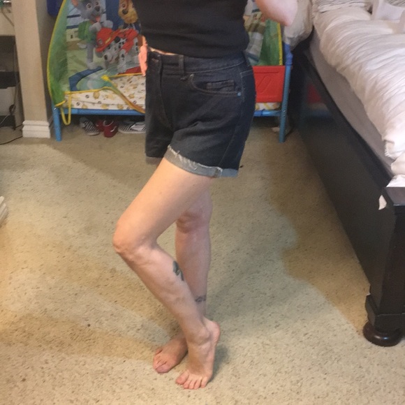 Like new BDG High Waisted jean Shorts - Picture 4 of 8